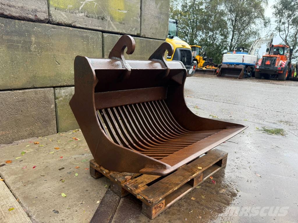 CW30 skeleton bucket/ puinriek/ Sieblöffel 135cm wide دلاء فحص