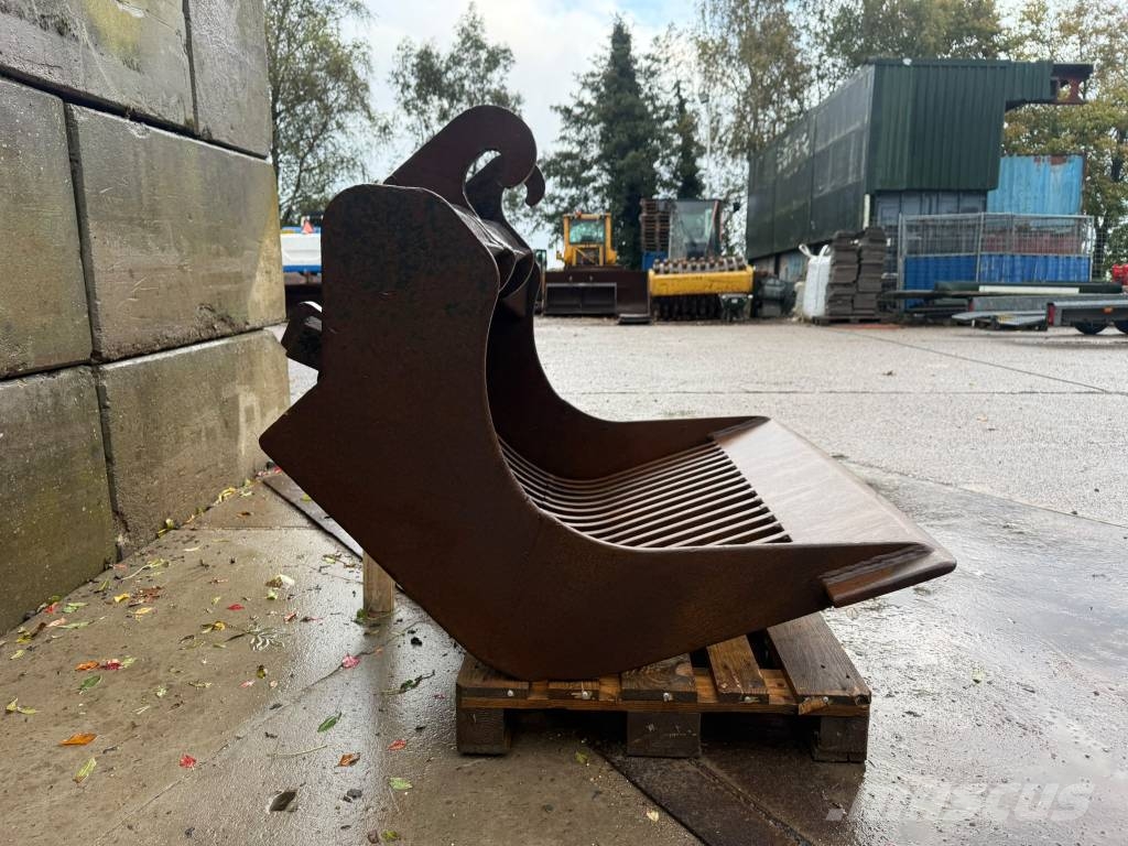 CW30 skeleton bucket/ puinriek/ Sieblöffel 135cm wide دلاء فحص