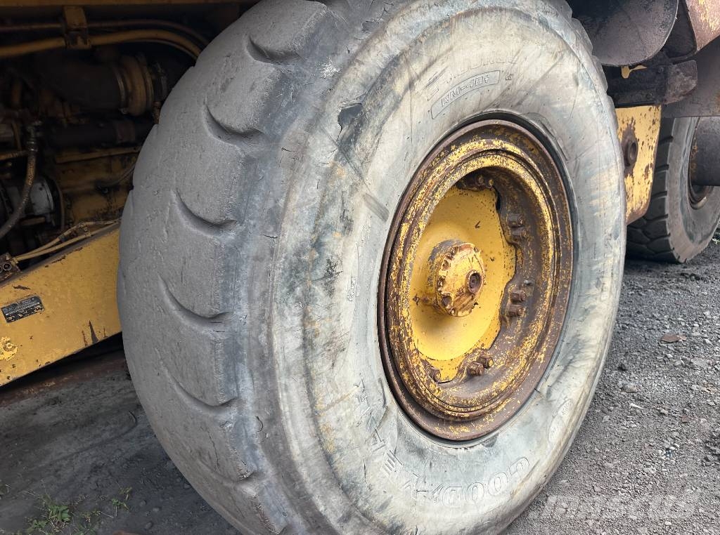 CAT 775 E Άκαμπτα Dumper με ανατρεπόμενο κάδο