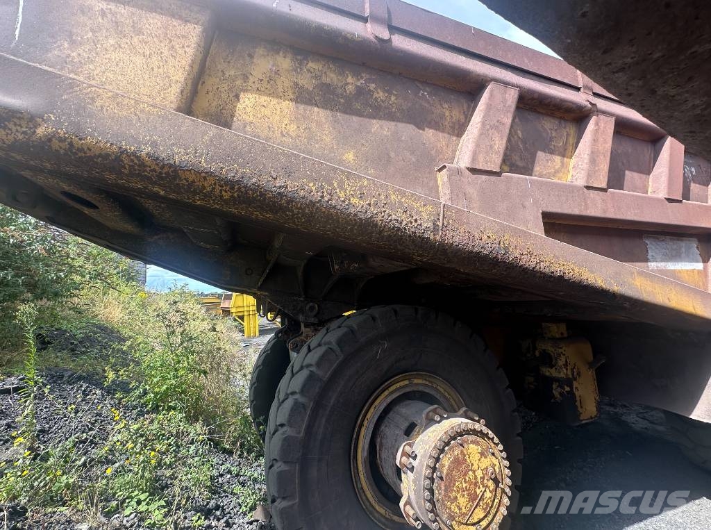 CAT 775 E Άκαμπτα Dumper με ανατρεπόμενο κάδο