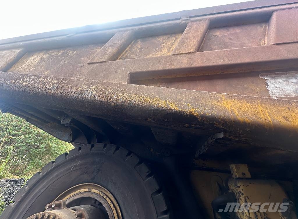 CAT 775 E Άκαμπτα Dumper με ανατρεπόμενο κάδο