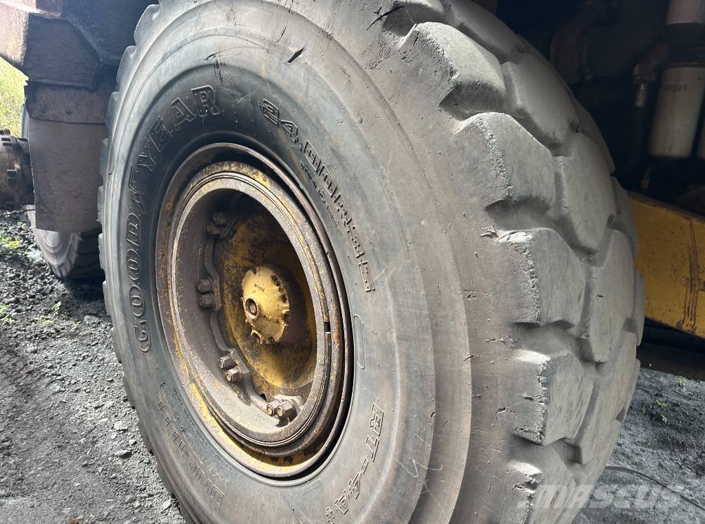 CAT 775 E Άκαμπτα Dumper με ανατρεπόμενο κάδο
