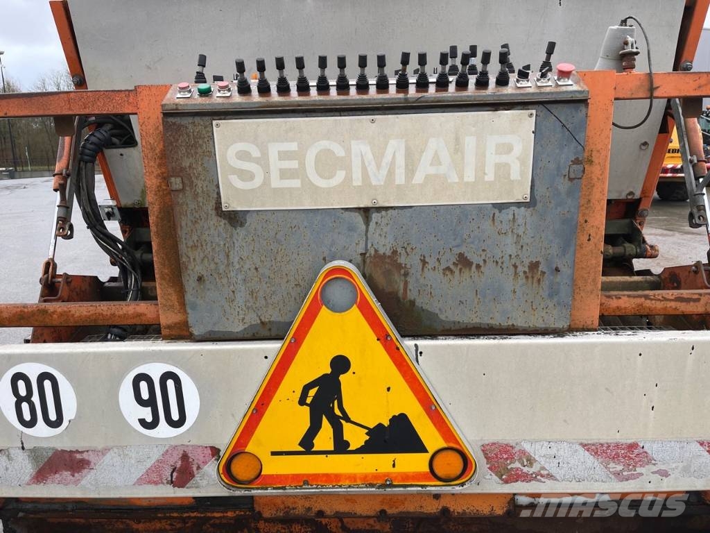 Renault Premium 300 Secmair 4000 liter Bitumen / Emulsion Bitumen sprayers