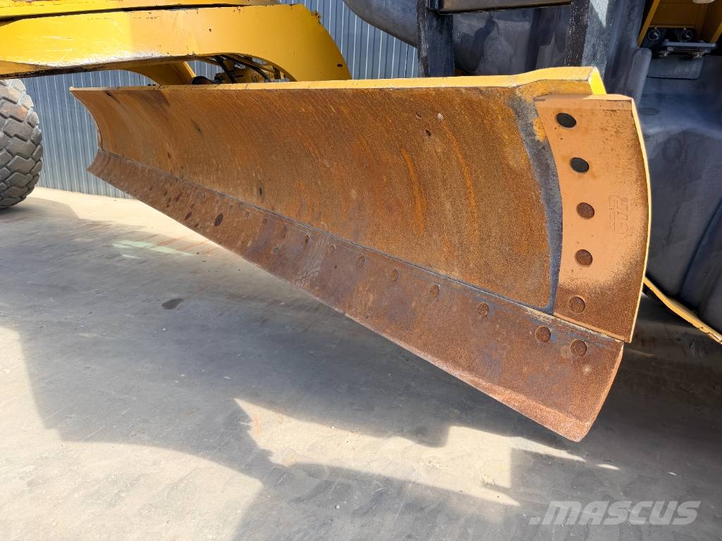CAT 140M2 Grederji