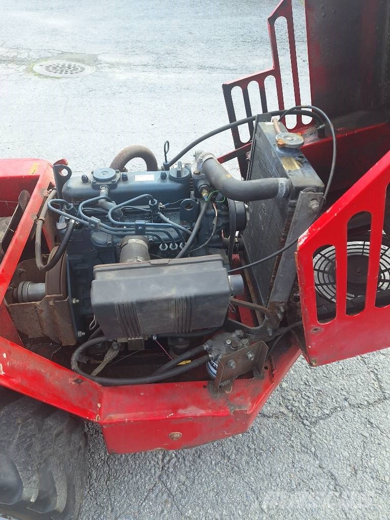 Agromatic 744 Liukuohjatut kuormaajat