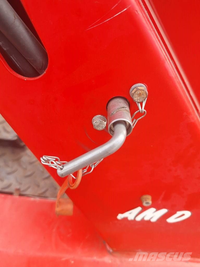 Agromatic 744 Liukuohjatut kuormaajat