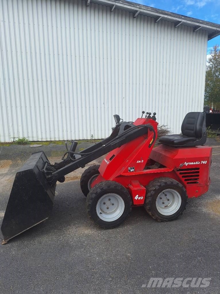 Agromatic 744 Liukuohjatut kuormaajat