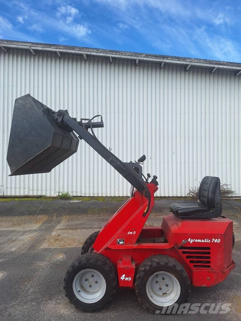Agromatic 744 Liukuohjatut kuormaajat