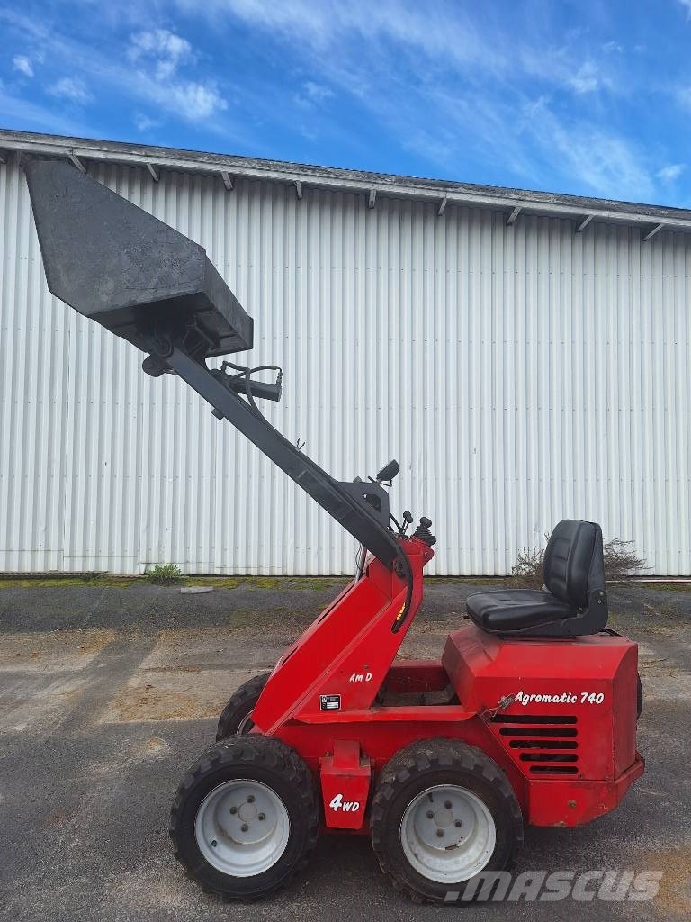 Agromatic 744 Liukuohjatut kuormaajat