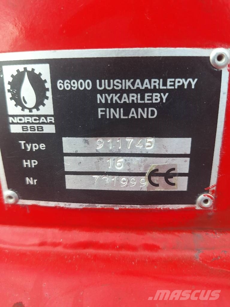 Agromatic 744 Liukuohjatut kuormaajat