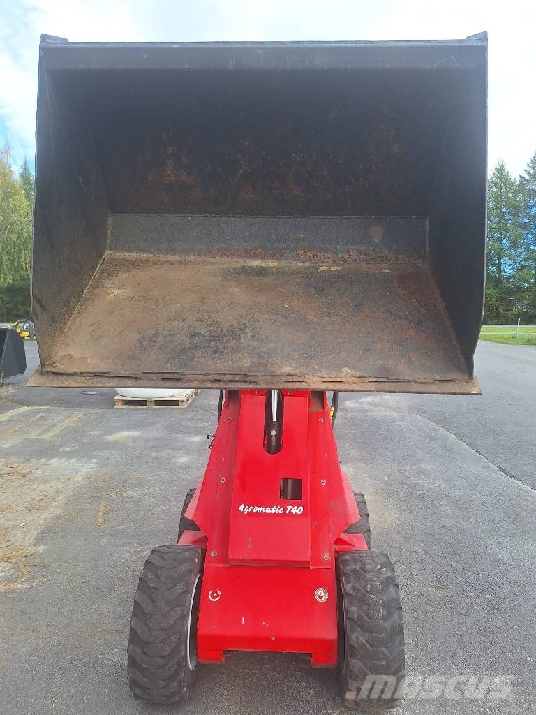 Agromatic 744 Liukuohjatut kuormaajat