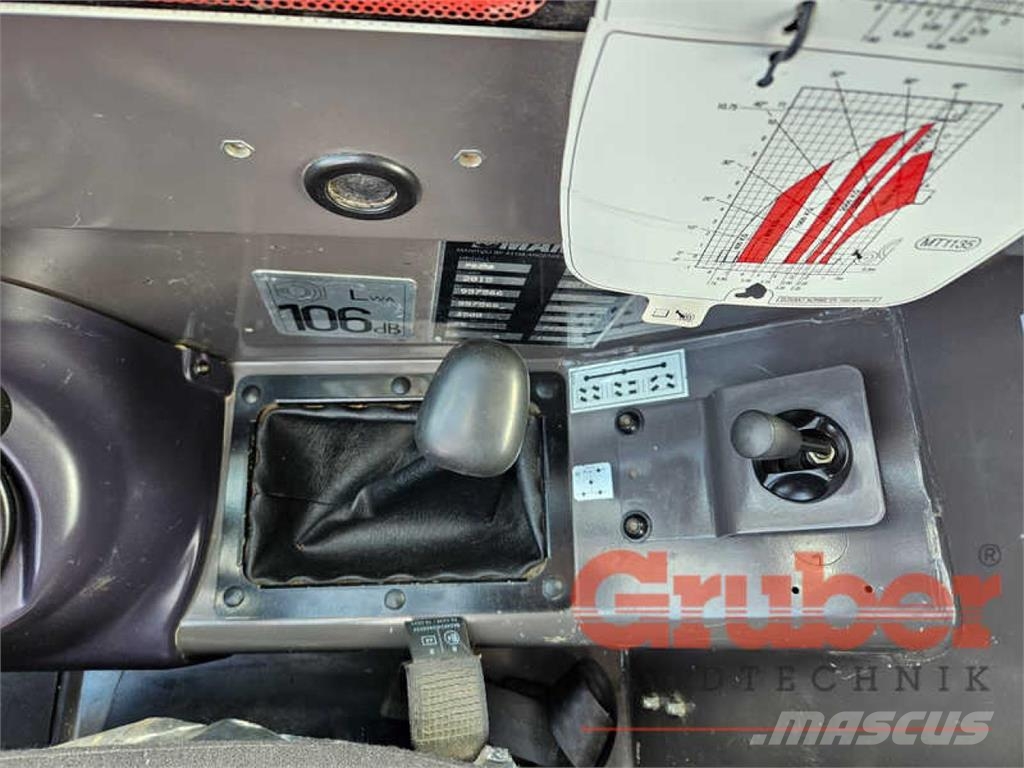Manitou MT 1135 معدات مناولة لأغراض الزراعة
