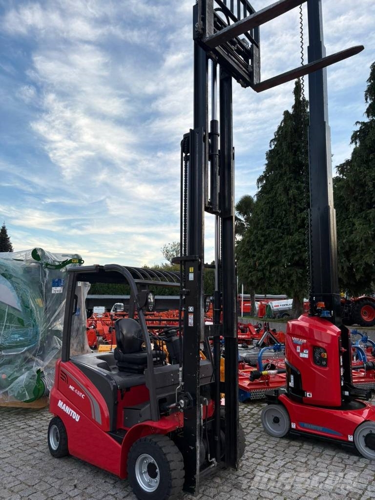 Manitou ME425 Electric forklifts