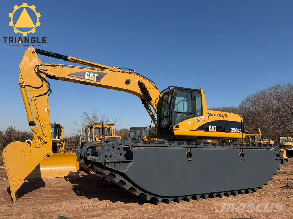 CAT 320 C L 水陆两栖挖掘机