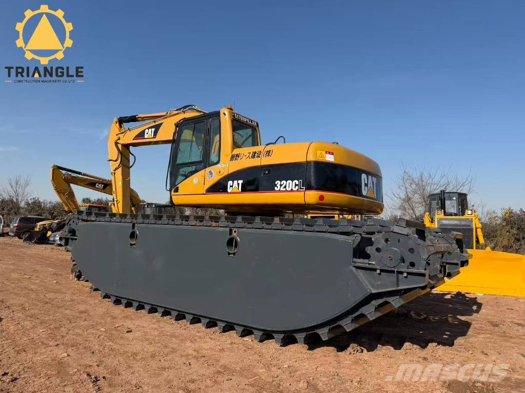 CAT 320 C L 水陆两栖挖掘机
