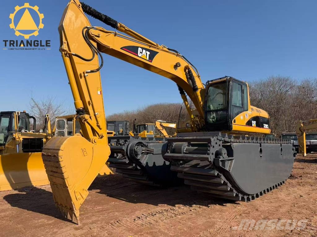 CAT 320 C L 水陆两栖挖掘机