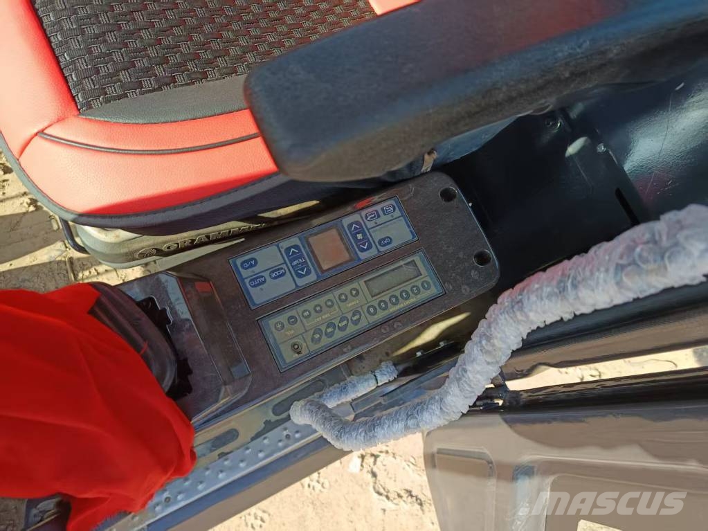 Sany SY 155 C حفارات زحافة