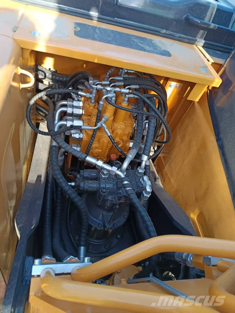 Sany SY 155 C حفارات زحافة