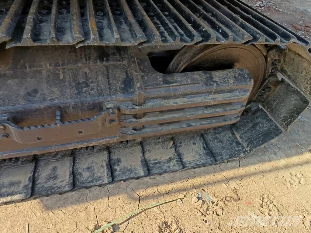 Sany SY 155 C حفارات زحافة