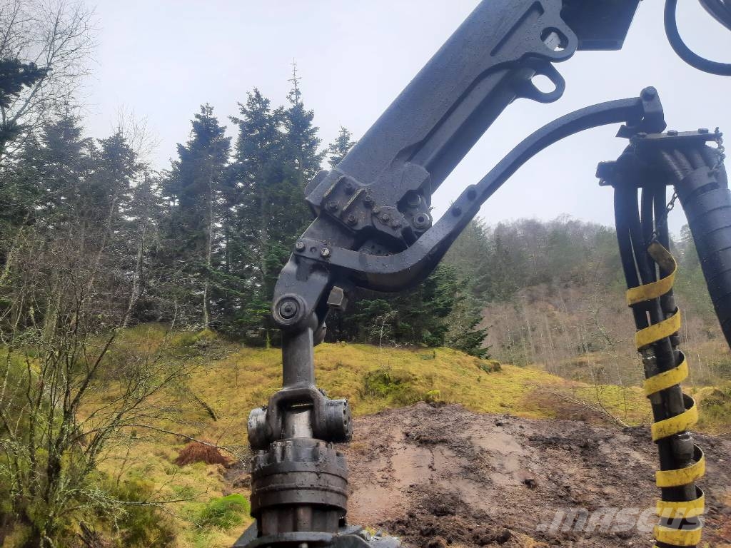 Ponsse SCORPION KING 8W ハーベスター