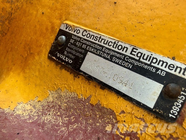Volvo L 220 F USED FRONT AXLES Осі