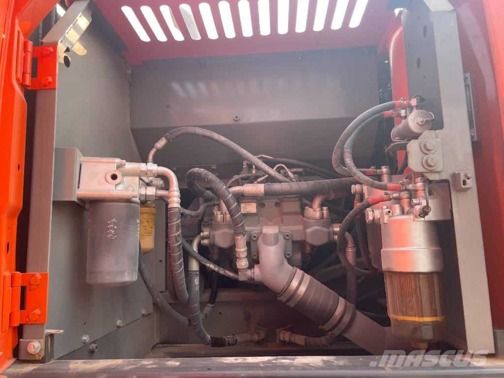 Hitachi Zaxis 240 LC حفارات زحافة
