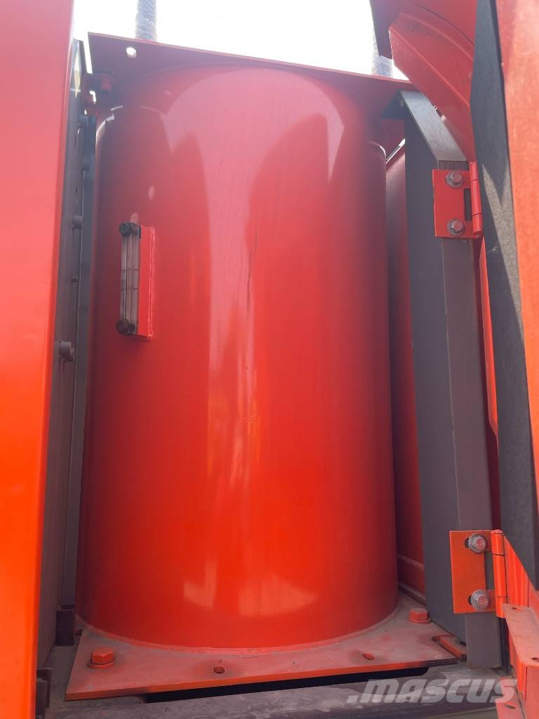Hitachi Zaxis 240 LC حفارات زحافة