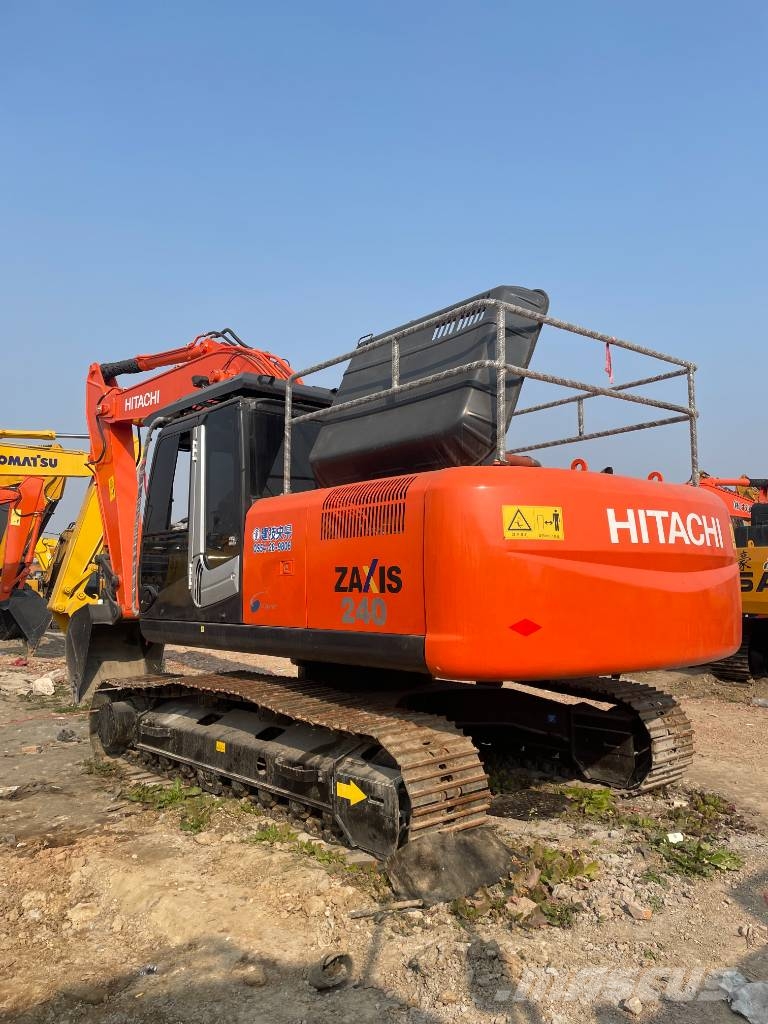 Hitachi Zaxis 240 LC حفارات زحافة