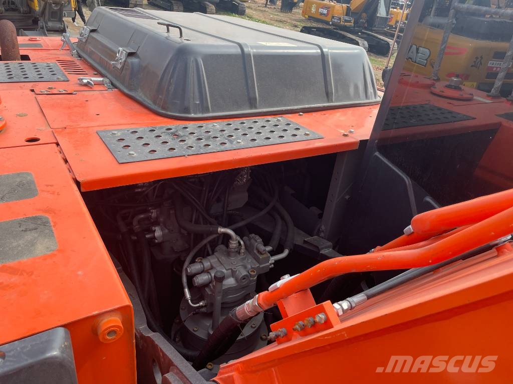 Hitachi Zaxis 240 LC حفارات زحافة