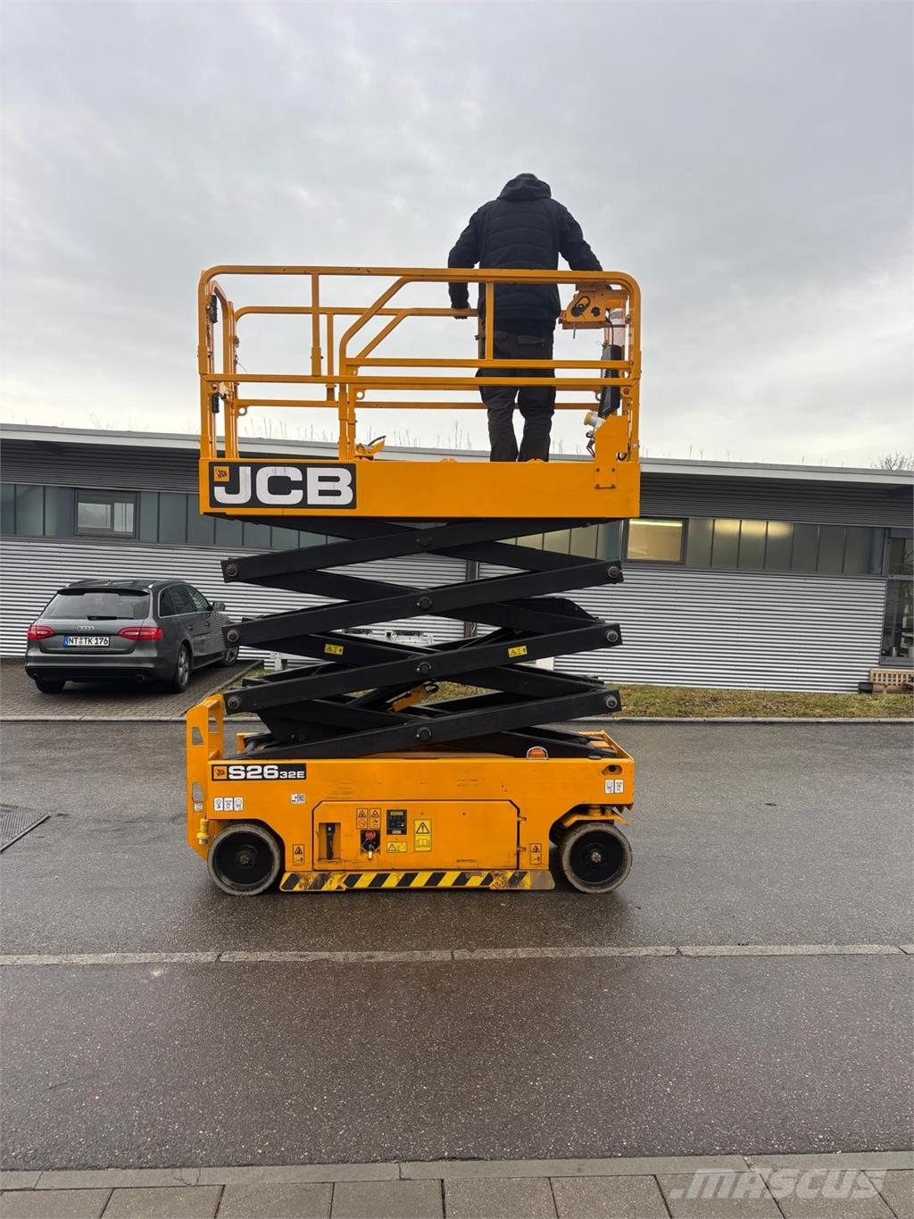 JCB S2632E رافعات مقصية الشكل