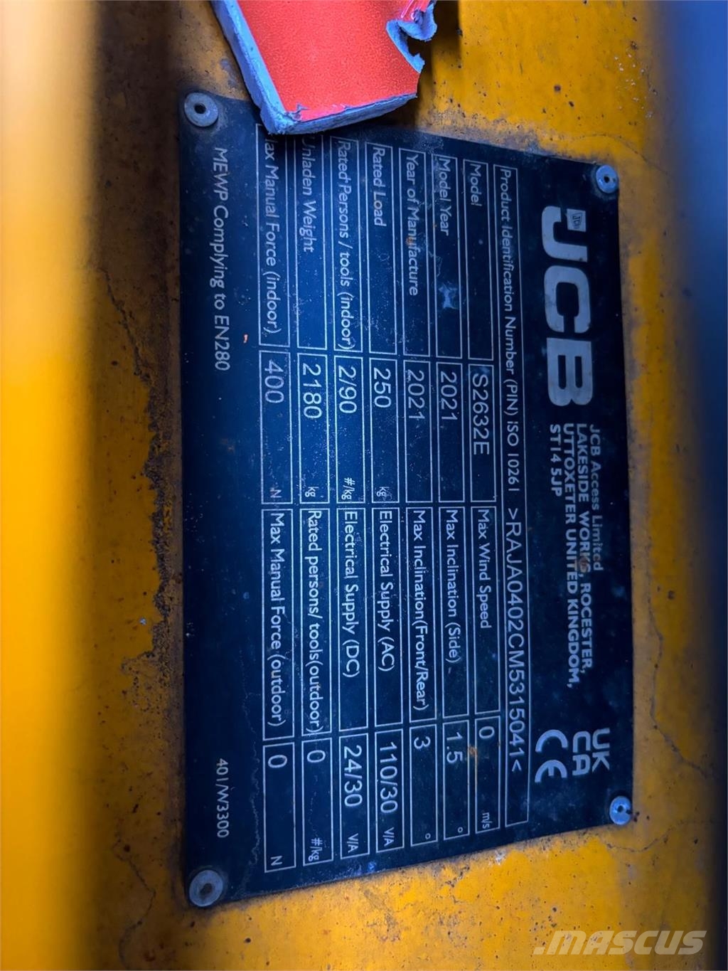 JCB S2632E رافعات مقصية الشكل
