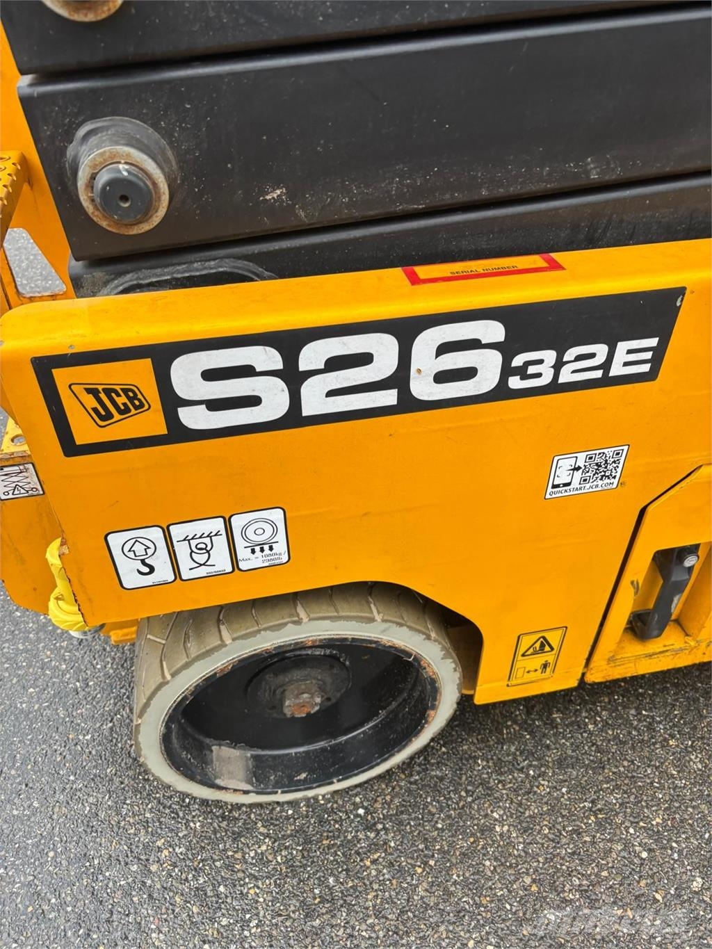 JCB S2632E رافعات مقصية الشكل