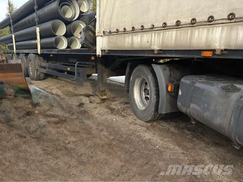 Scania R420 + puoliperävaunu Kögel Camiones de cama baja