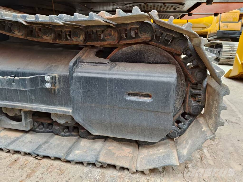Hitachi ZX 210 대형 굴삭기 29톤 이상