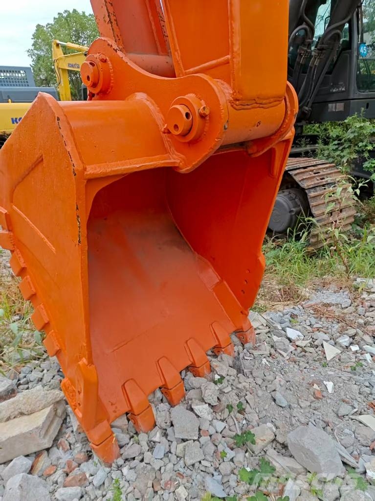 Hitachi ZX 210 대형 굴삭기 29톤 이상
