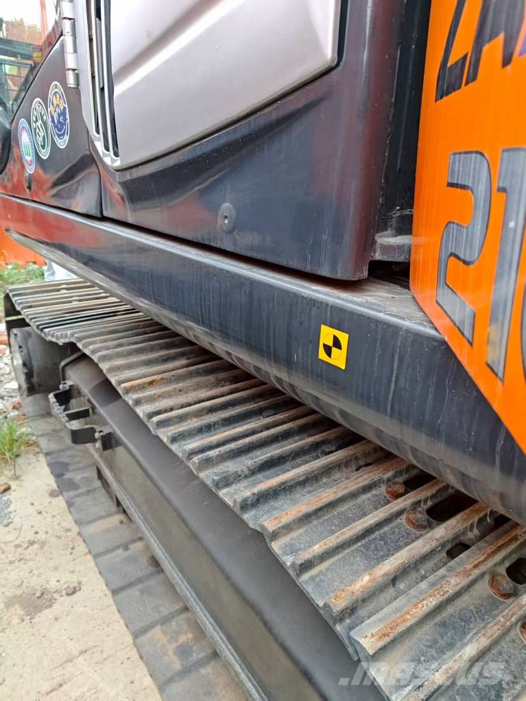 Hitachi ZX 210 대형 굴삭기 29톤 이상