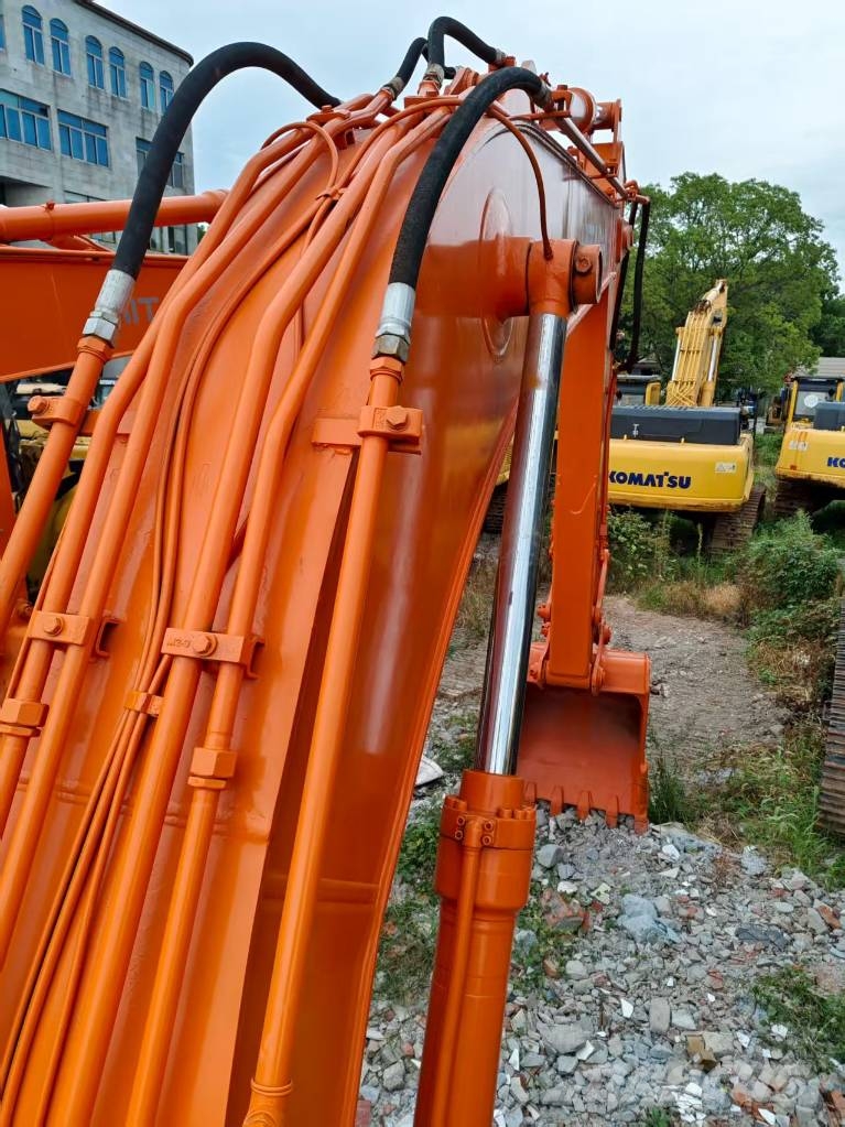 Hitachi ZX 210 대형 굴삭기 29톤 이상