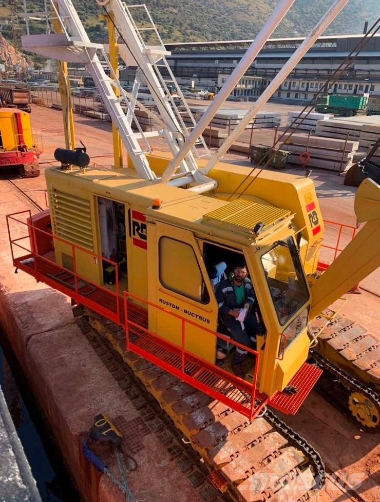 Ruston Bucyrus RB61 HD 履帶式起重機