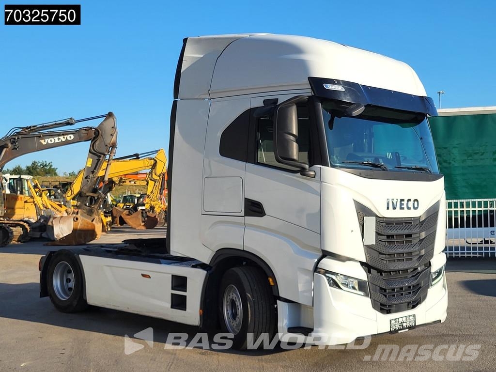 Iveco S-Way 510 4X2 2xTanks Standklima ACC Navi وحدات الجر
