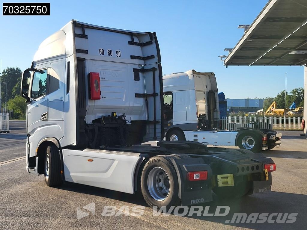 Iveco S-Way 510 4X2 2xTanks Standklima ACC Navi وحدات الجر