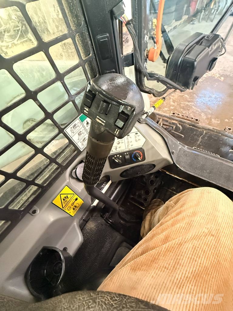 Bobcat T 590 Lietoti riteņu kompaktiekrāvēji