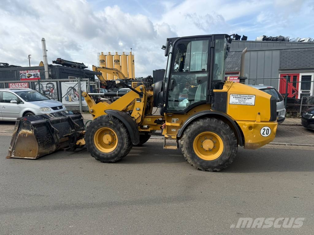 CAT 908M Utovarivači na kotačima