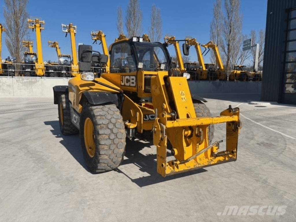 JCB 532-70 Tarimsal teleskopik yükleyiciler