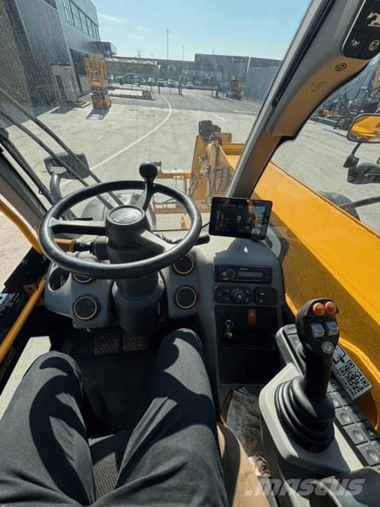 JCB 532-70 Tarimsal teleskopik yükleyiciler