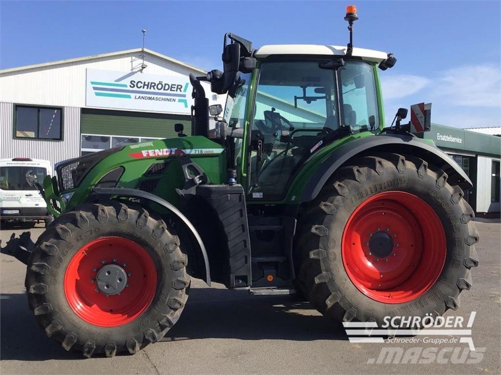 Fendt 718 VARIO GEN6 PROFI PLUS Traktori