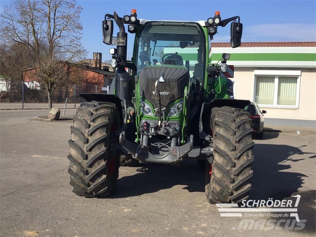 Fendt 718 VARIO GEN6 PROFI PLUS Traktori