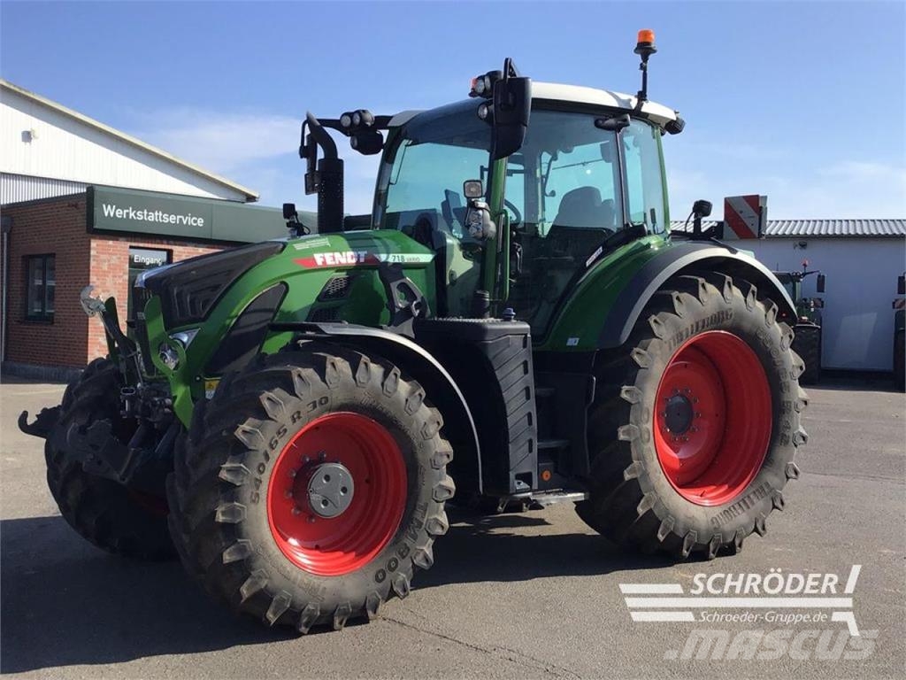 Fendt 718 VARIO GEN6 PROFI PLUS Traktori