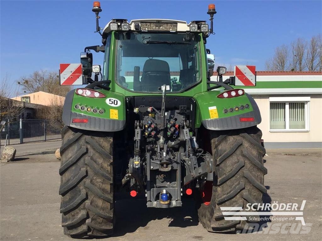 Fendt 718 VARIO GEN6 PROFI PLUS Traktori