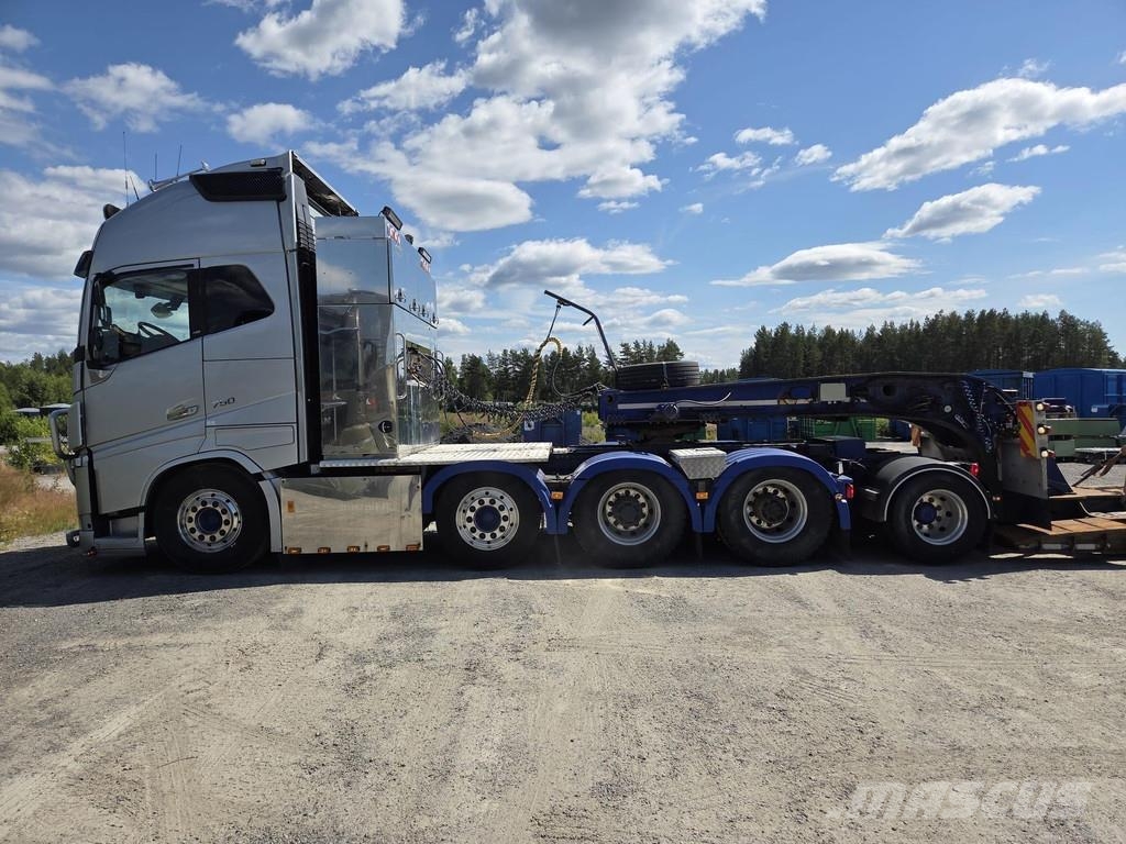 Volvo FH 16 750 8x4+2 GCW 180 ton / DOLLY / RETARDER / G Vlačilci