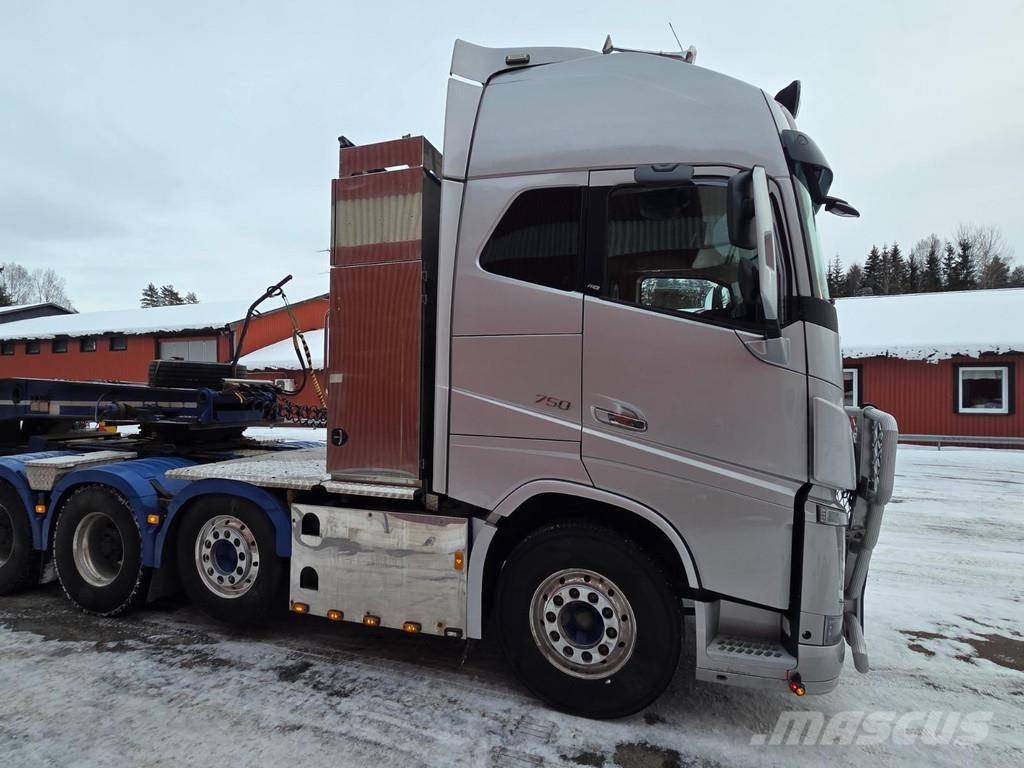 Volvo FH 16 750 8x4+2 GCW 180 ton / DOLLY / RETARDER / G Vlačilci